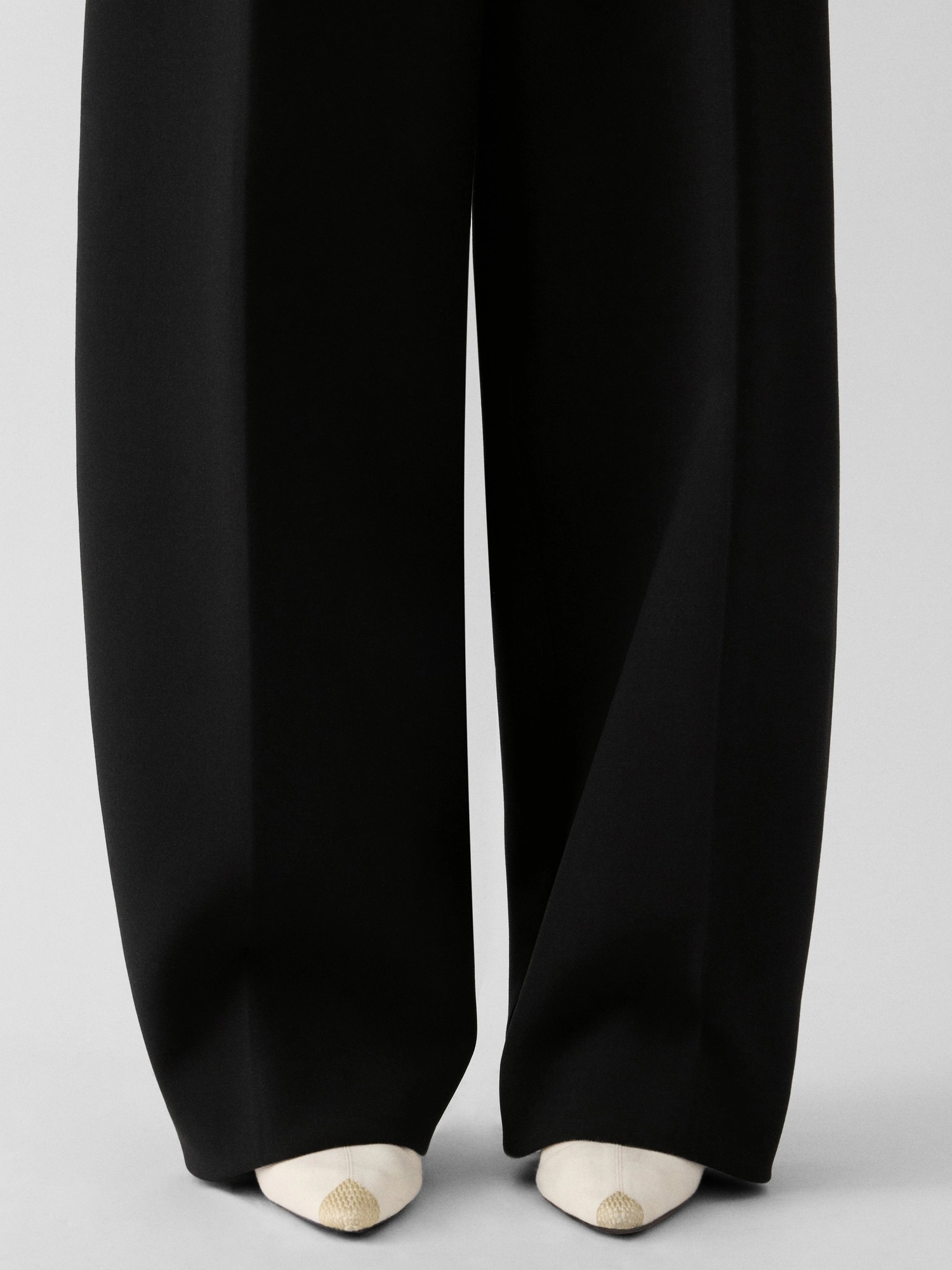 JACQUEMUS Ovalo Pant in Black