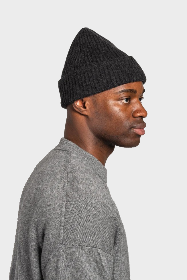 YACAIA Merino/Cashmere Beanie in Black Melange