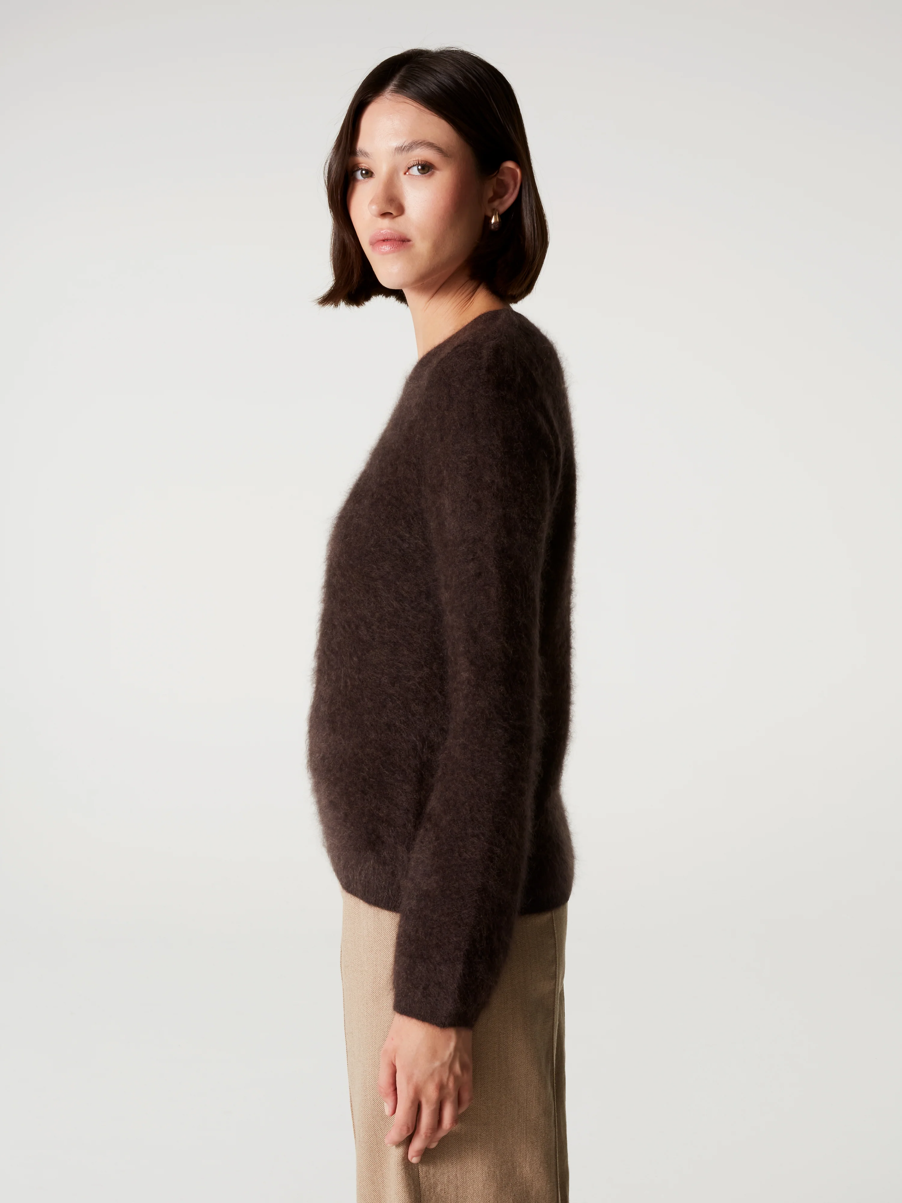 ABSOLUT CASHMERE Brushed Cashmere Sweater in Brown