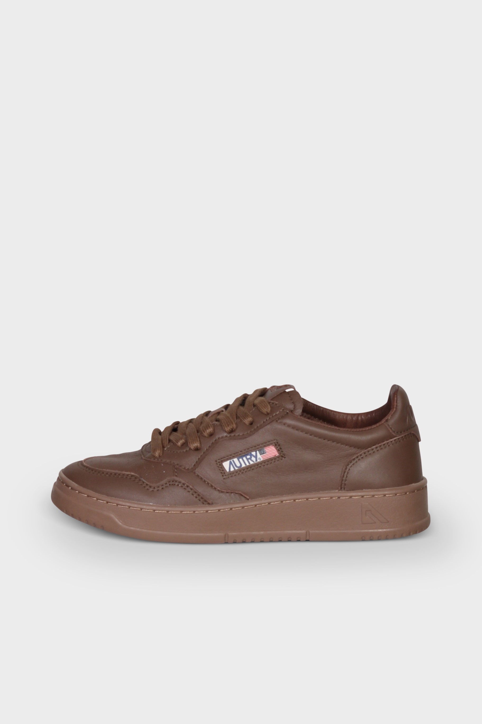 AUTRY ACTION SHOES Medalist Low Sneaker Goat in Patridge 47