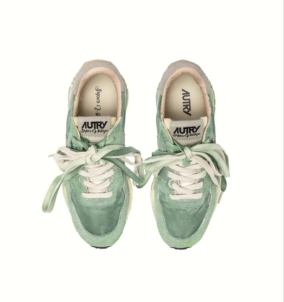 AUTRY ACTION SHOES Reelwind Super Vintage Low Sneaker in Sage 41