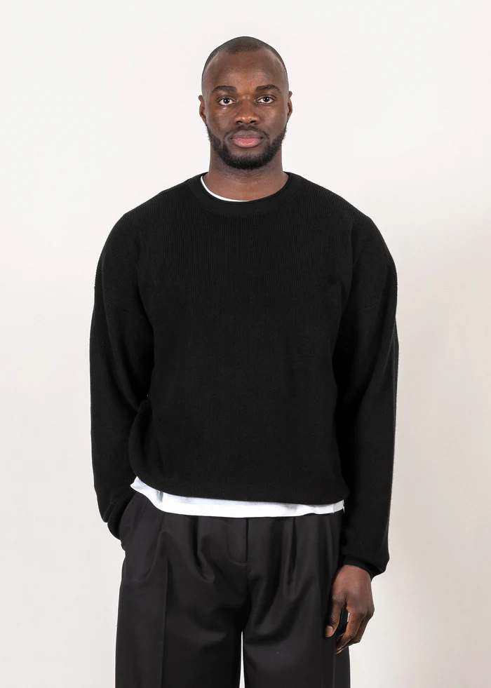 YACAIA Cotton/Cashmere Ribbed Sweater in Black