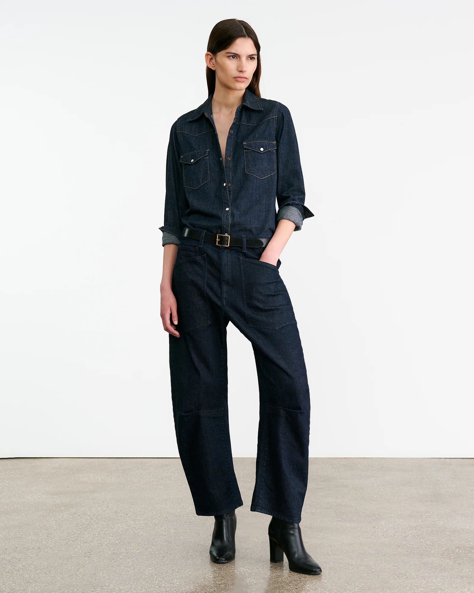 NILI LOTAN Barrel Fit Jeans in Indigo Rinse
