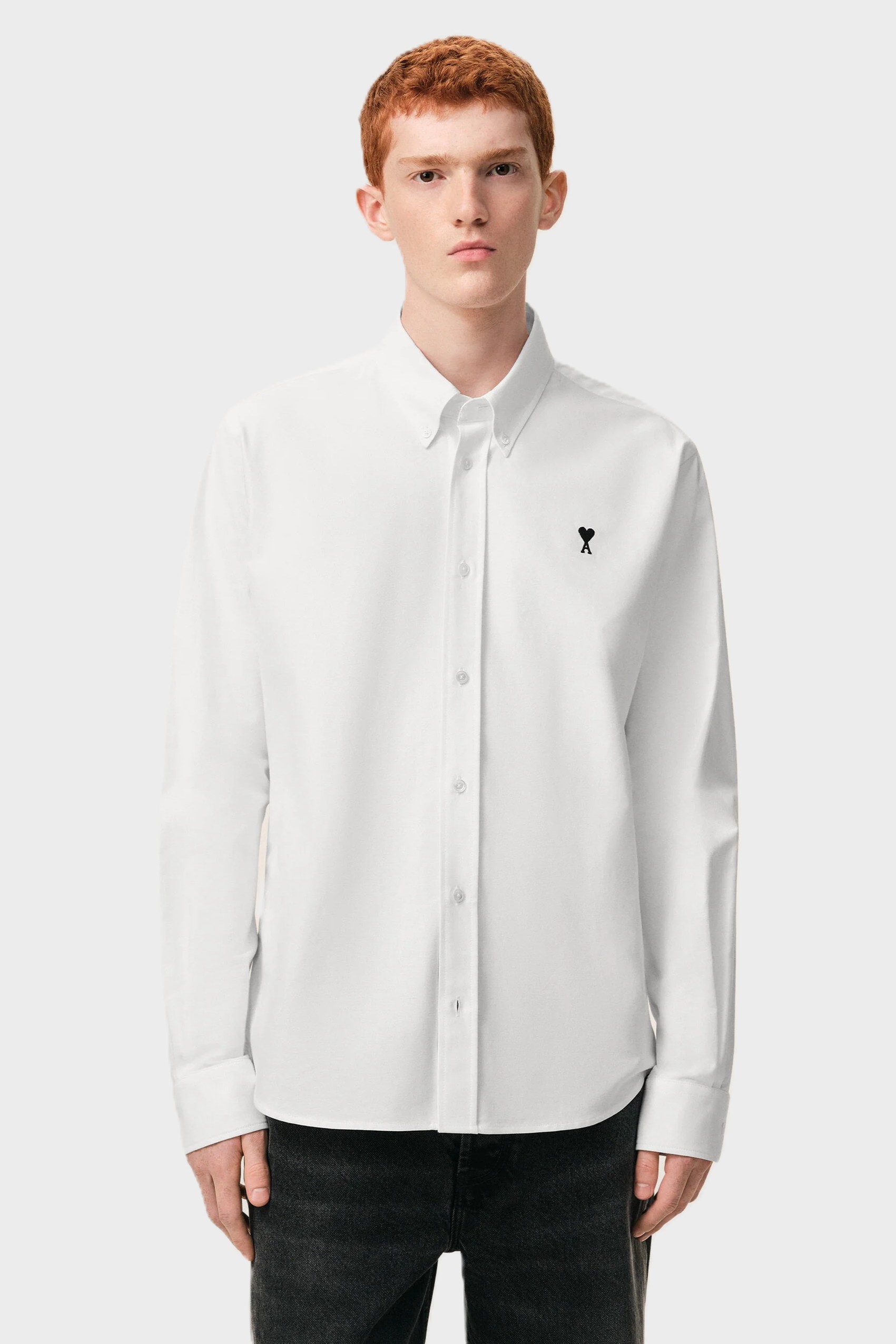 AMI PARIS de Coeur Classic Fit Shirt in White/Black Logo