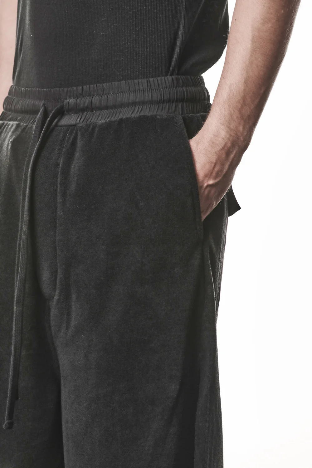 THOM KROM Terry Sweatshorts in Black