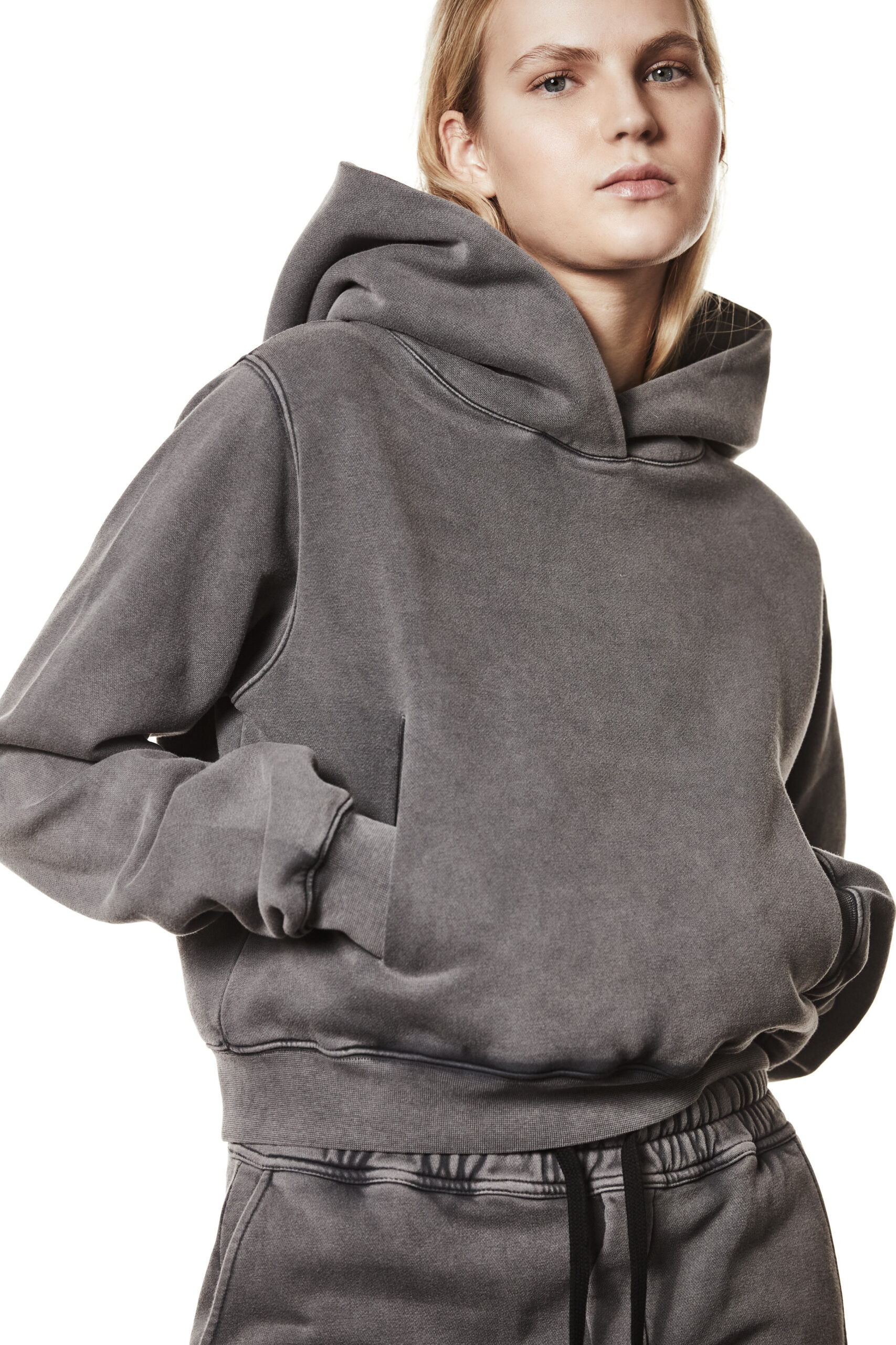 THOM KROM Cropped Hoodie in Used Grey