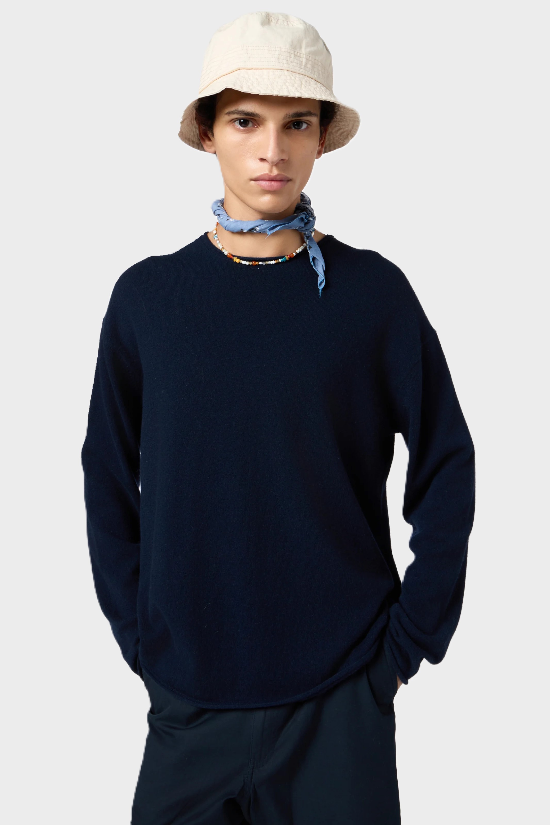 GUEST IN RESIDENCE Oversize Cashmere Pullover in Midnight