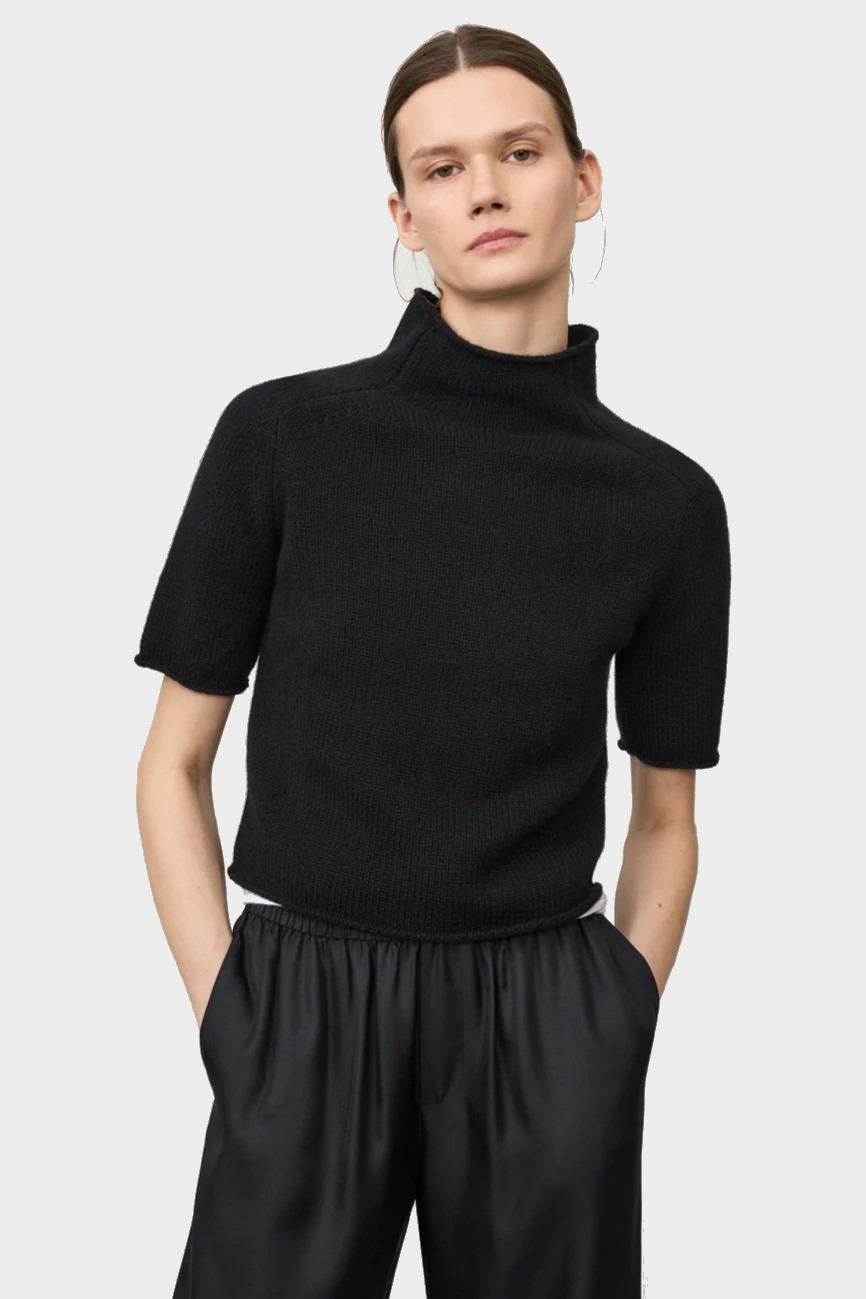 LISA YANG Cashmere Turtle Neck T-Shirt in Black