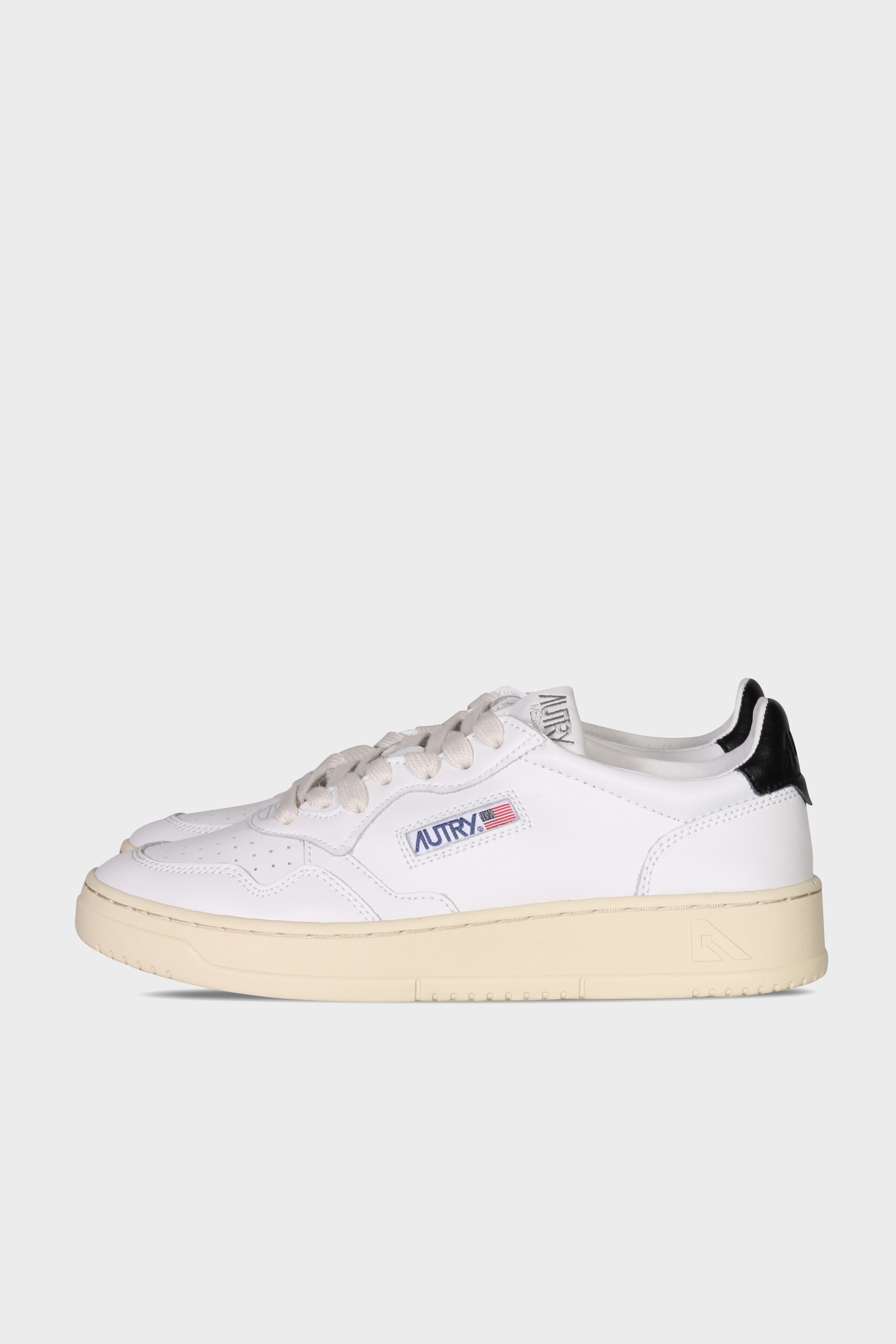 AUTRY ACTION SHOES Low Sneaker in White/Black