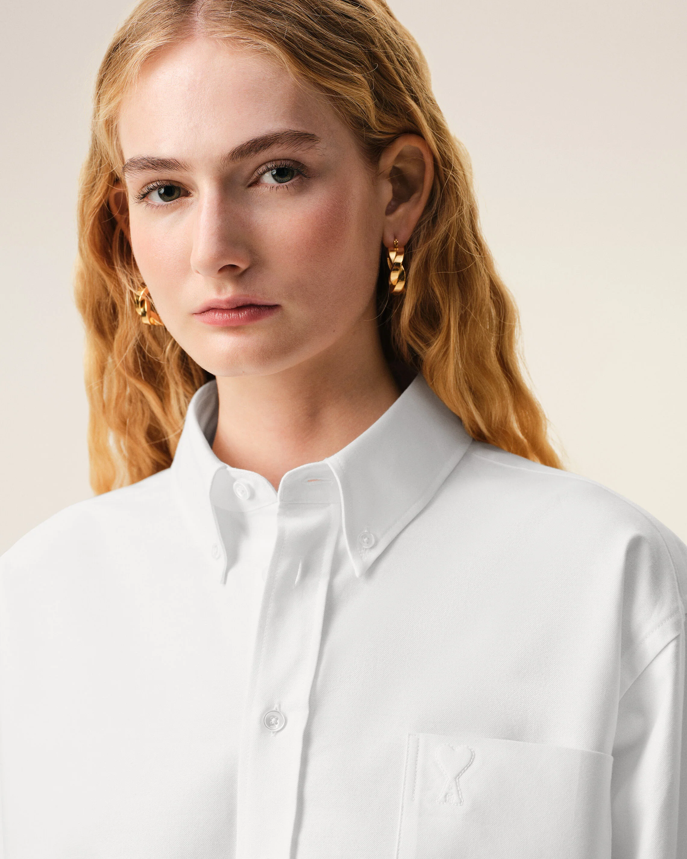 AMI PARIS de Coeur Cropped Oversize Shirt in Natural White