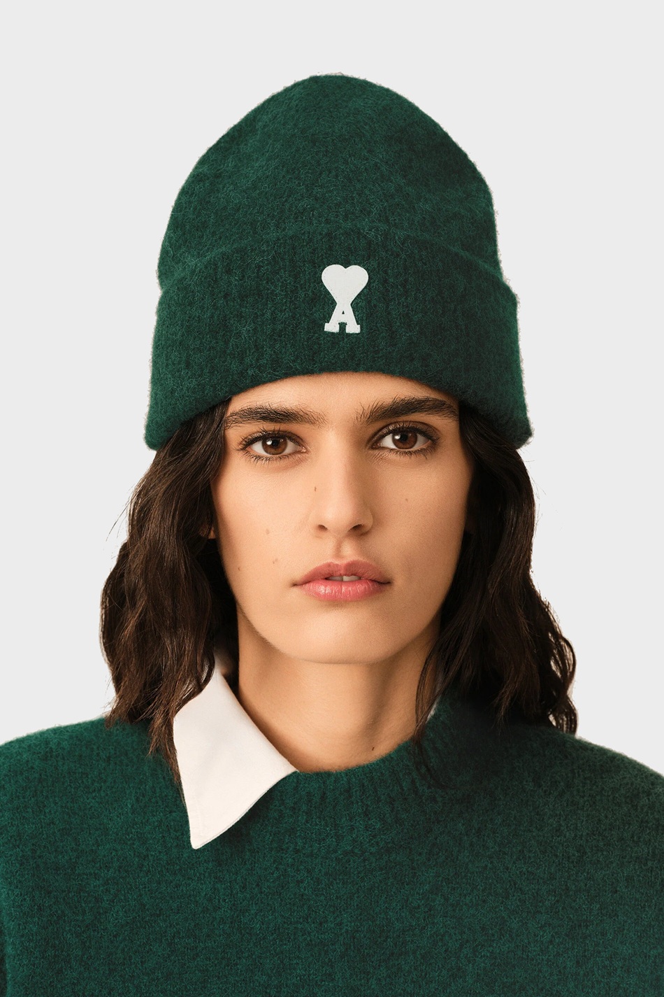 AMI PARIS de Coeur Beanie in Bottle Green / Off White