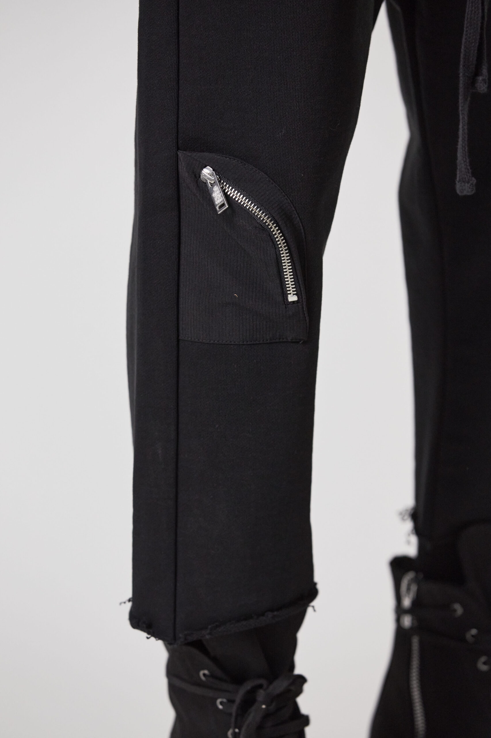 THOM KROM Nylon Pant in Black