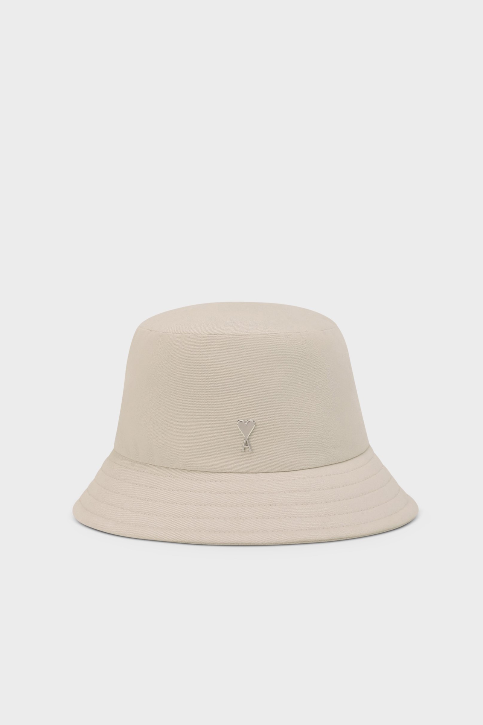 AMI PARIS de Coeur Bucket Hat in Chalk