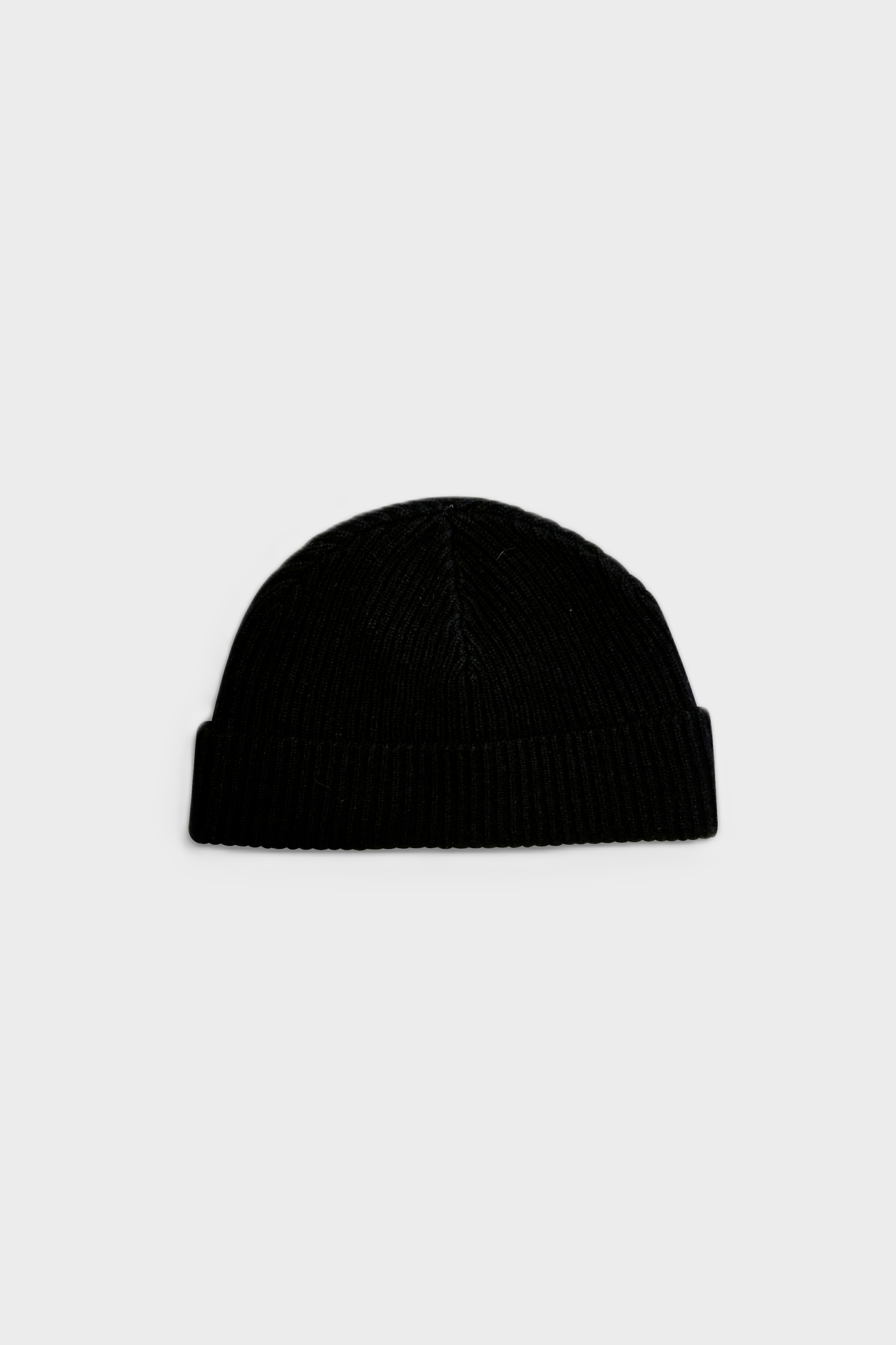 LISA YANG Ermont Ribbed Cashmere Hat in Black