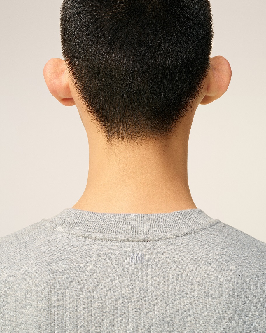 AMI PARIS de Coeur Sweatshirt in Heather Ash Grey/Black AMI PARIS de Coeur Sweatshirt in Heather Ash Grey/Black