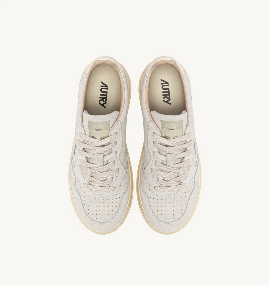 AUTRY ACTION SHOES Medalist Low Sneaker in Marble Suede