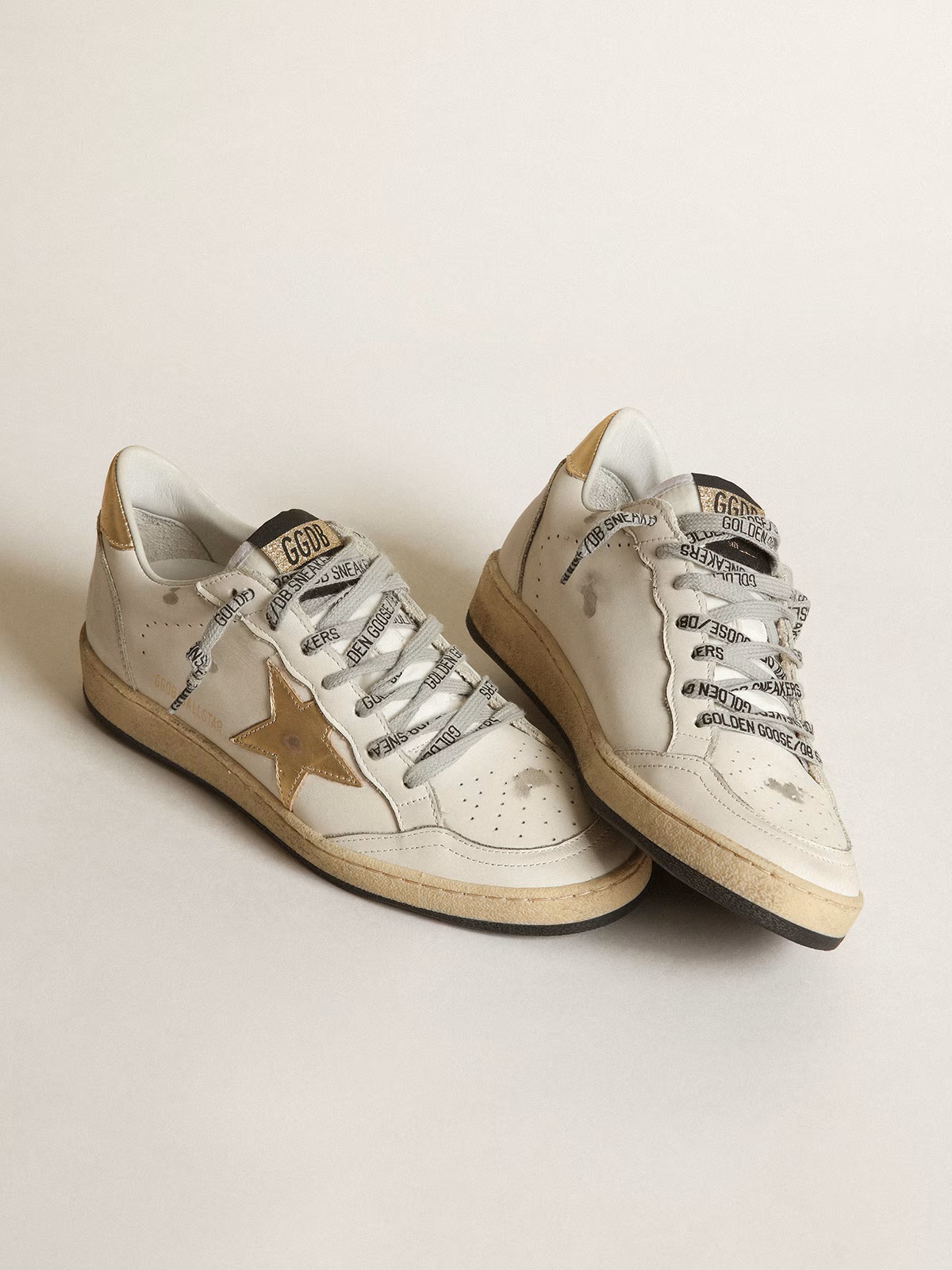 GOLDEN GOOSE Ballstar in White/Gold 41