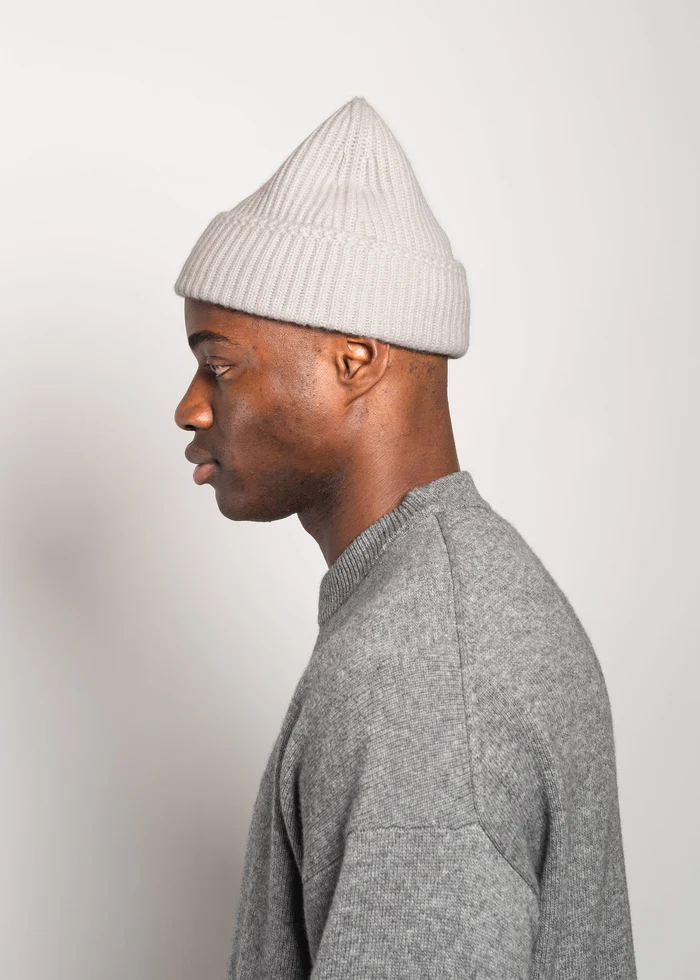 YACAIA Merino/Cashmere Beanie in Light Beige