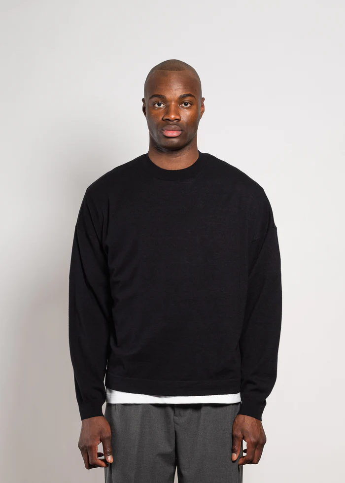 YACAIA Merino/Cashmere Sweater in Black YACAIA Merino/Cashmere Sweater in Black XL