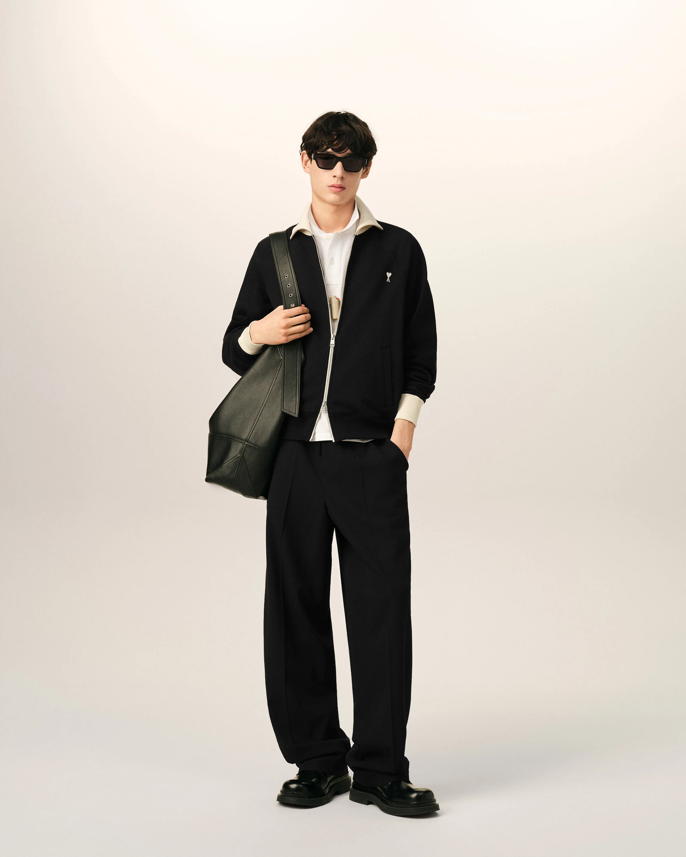 AMI PARIS de Coeur Bicolor Zip Sweater in Black / Ivory