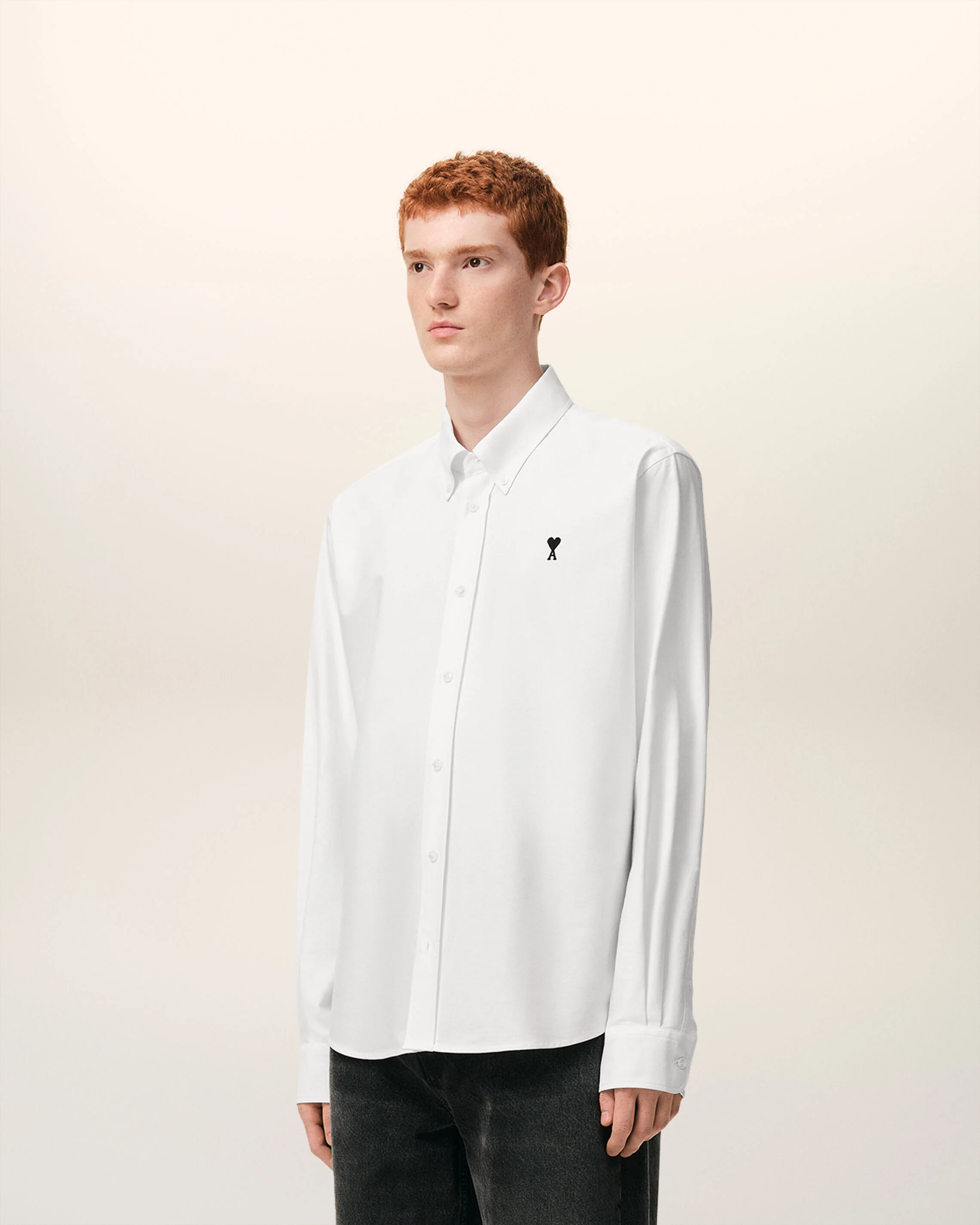AMI PARIS de Coeur Classic Fit Shirt in White/Black Logo