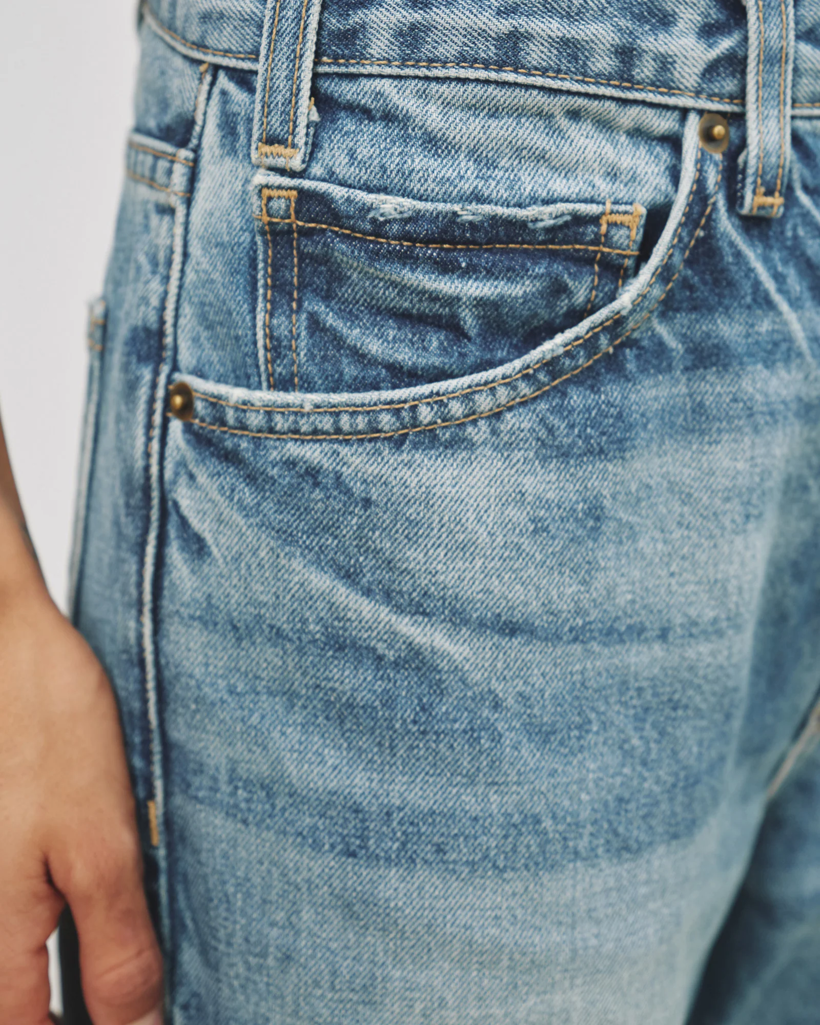 NILI LOTAN Mitchell Jeans in Summer Wash 29