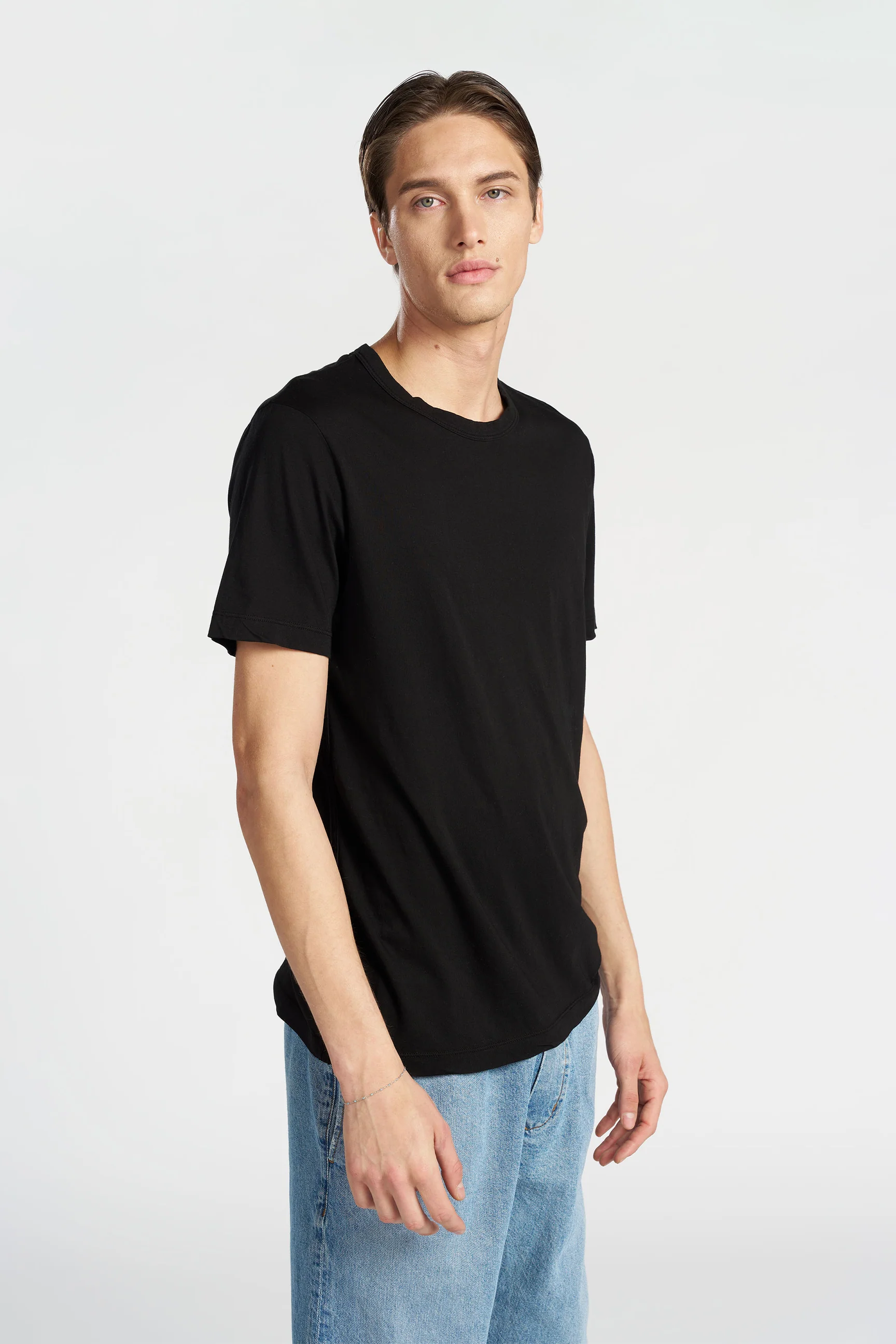 COTTON CITIZEN Classic Crewneck T-Shirt in Jet Black