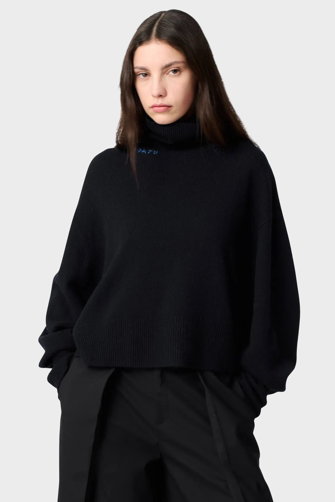 AXEL ARIGATO Oversize Turtleneck Knit Sweater in Navy