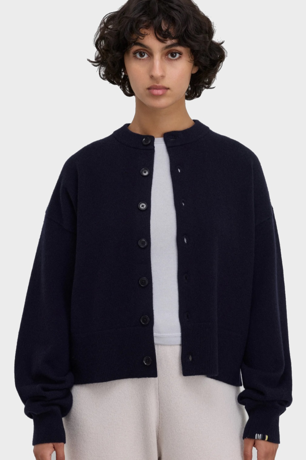 EXTREME CASHMERE N°170 Cropped Boxy Cardigan in Navy