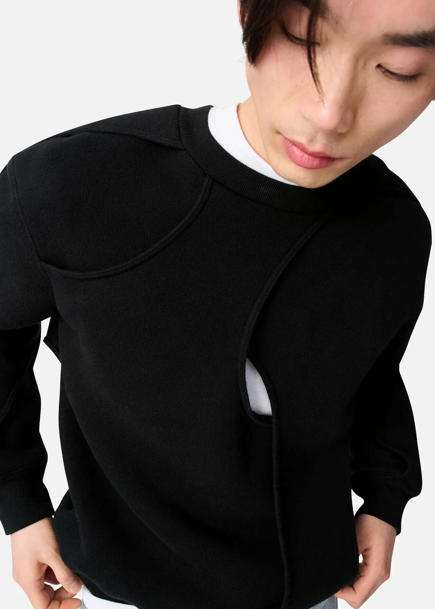 AXEL ARIGATO Linear Sweatshirt in Black