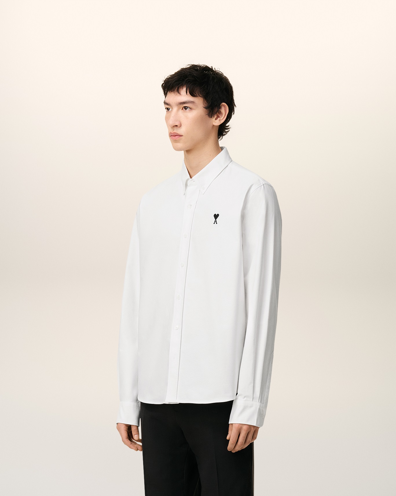 AMI PARIS de Coeur Classic Fit Shirt in Natural White/Black