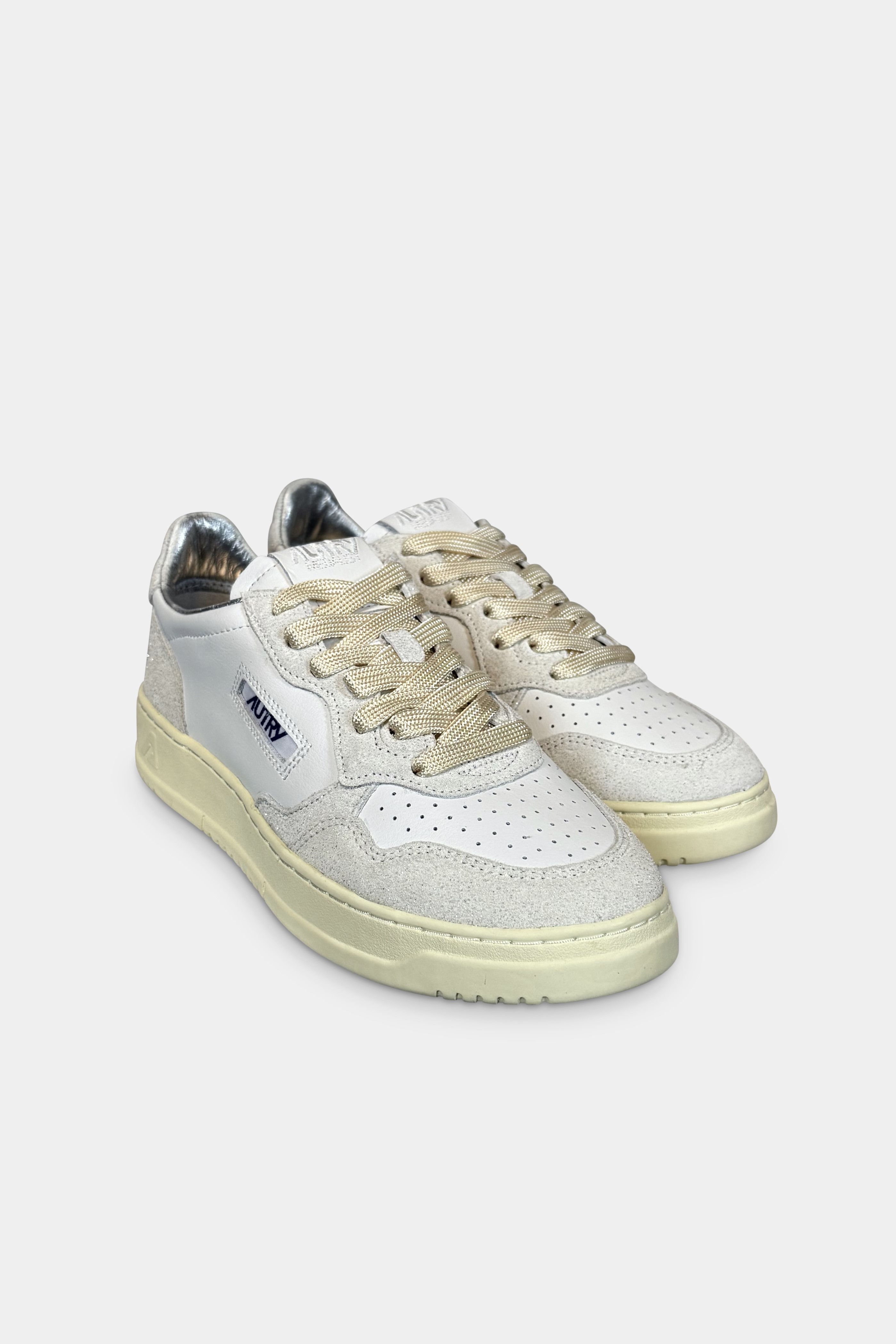 AUTRY ACTION SHOES Medalist Low Sneaker in White/Taupe/Glitter