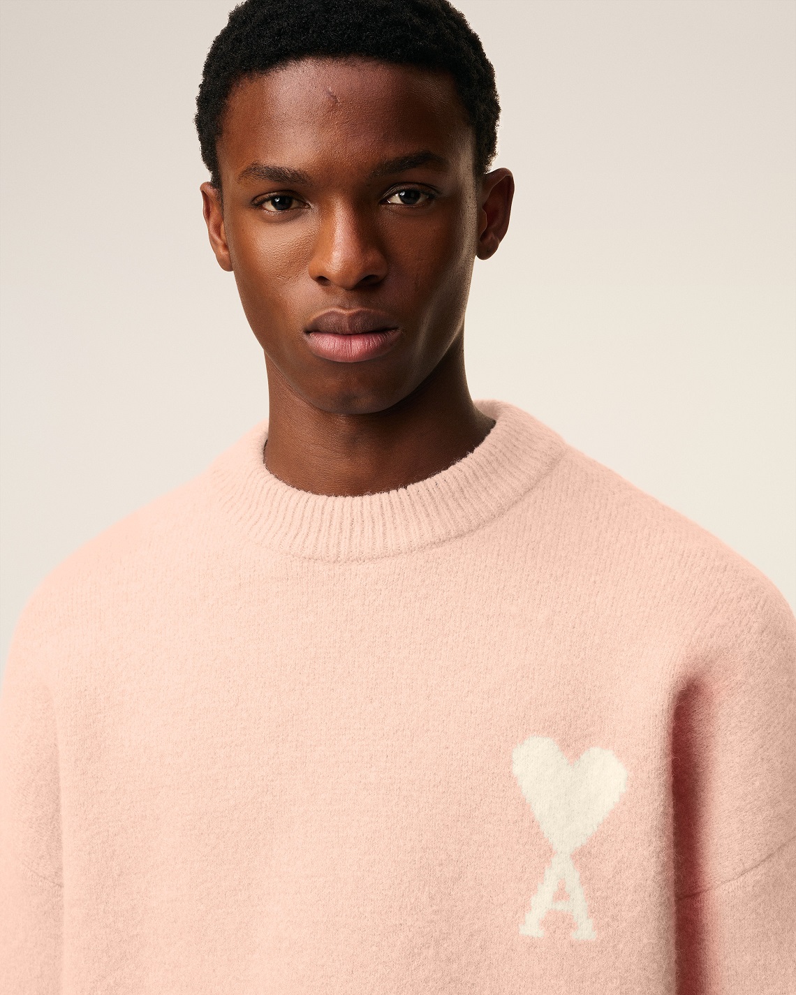 AMI PARIS de Coeur Knit Pullover in Powder/Off White
