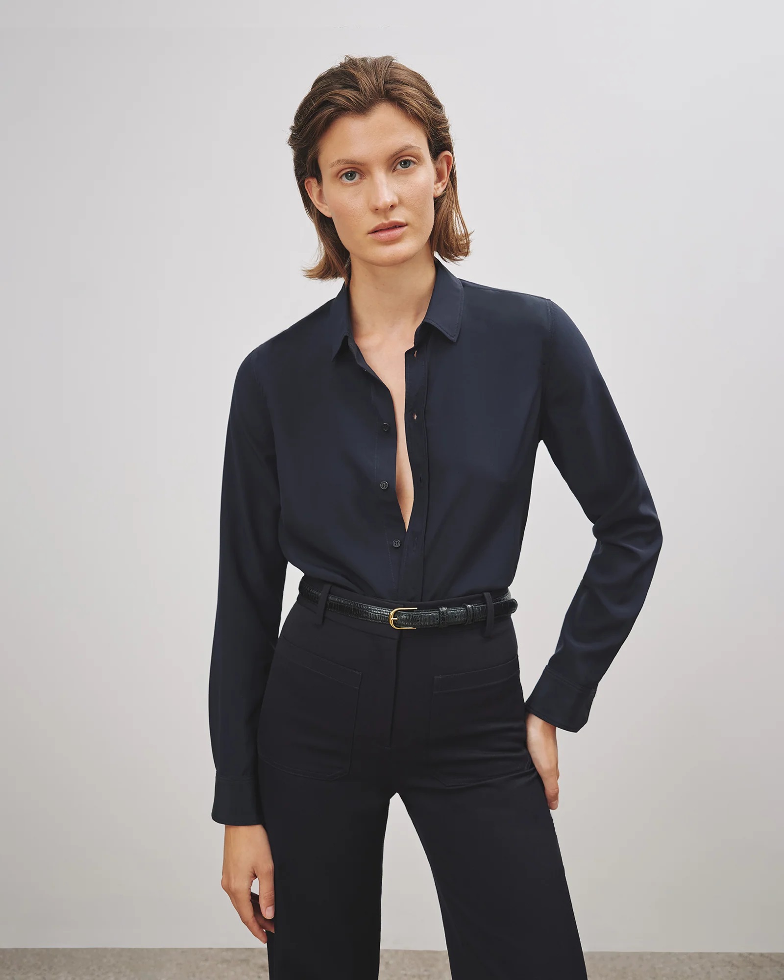 NILI LOTAN Gaia Slim Silk Shirt in Midnight M