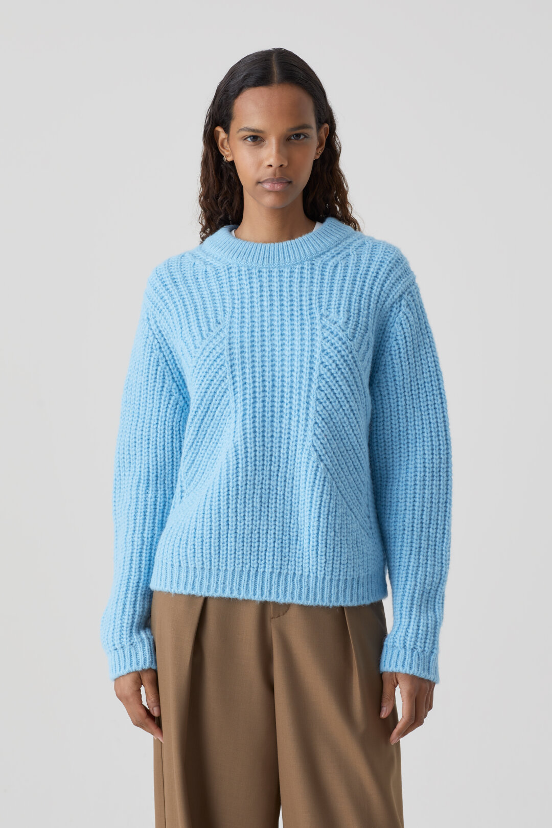 Closed Knit Pullover in Light Blue