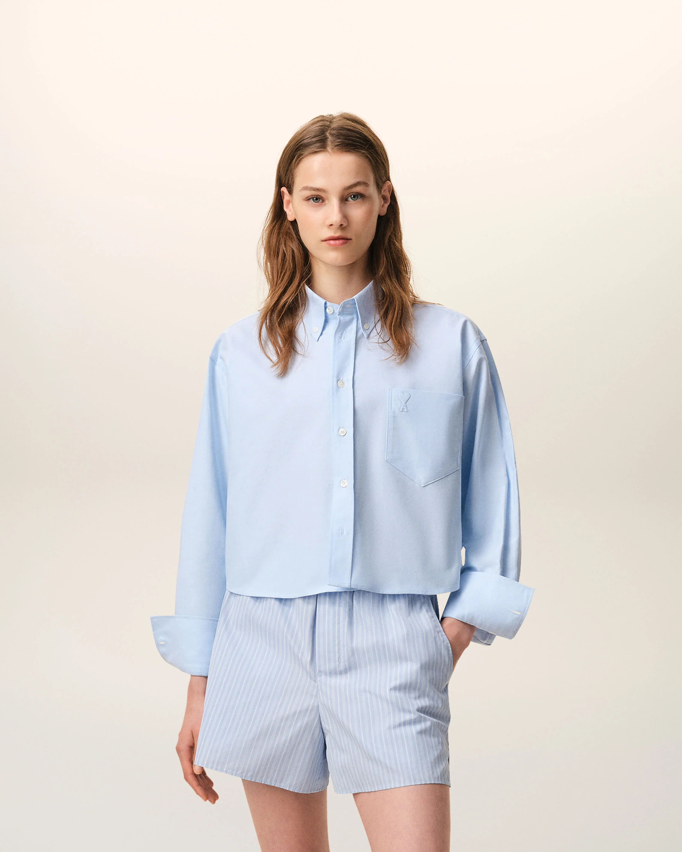 AMI PARIS de Coeur Cropped Oversize Shirt in Sky Blue