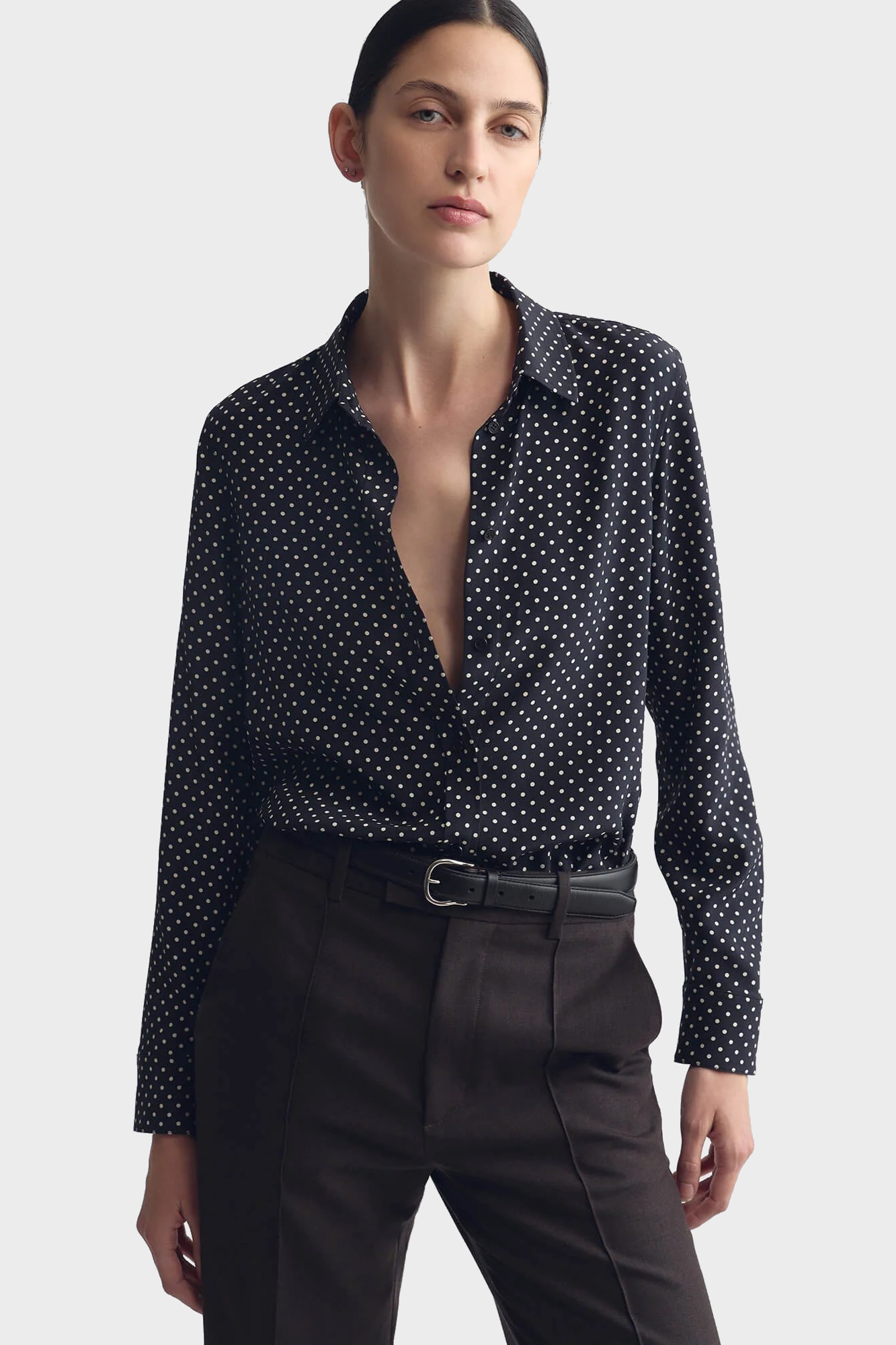 NILI LOTAN Gaia Silk Slim Shirt in Obsidian / Ivory Polka Dot