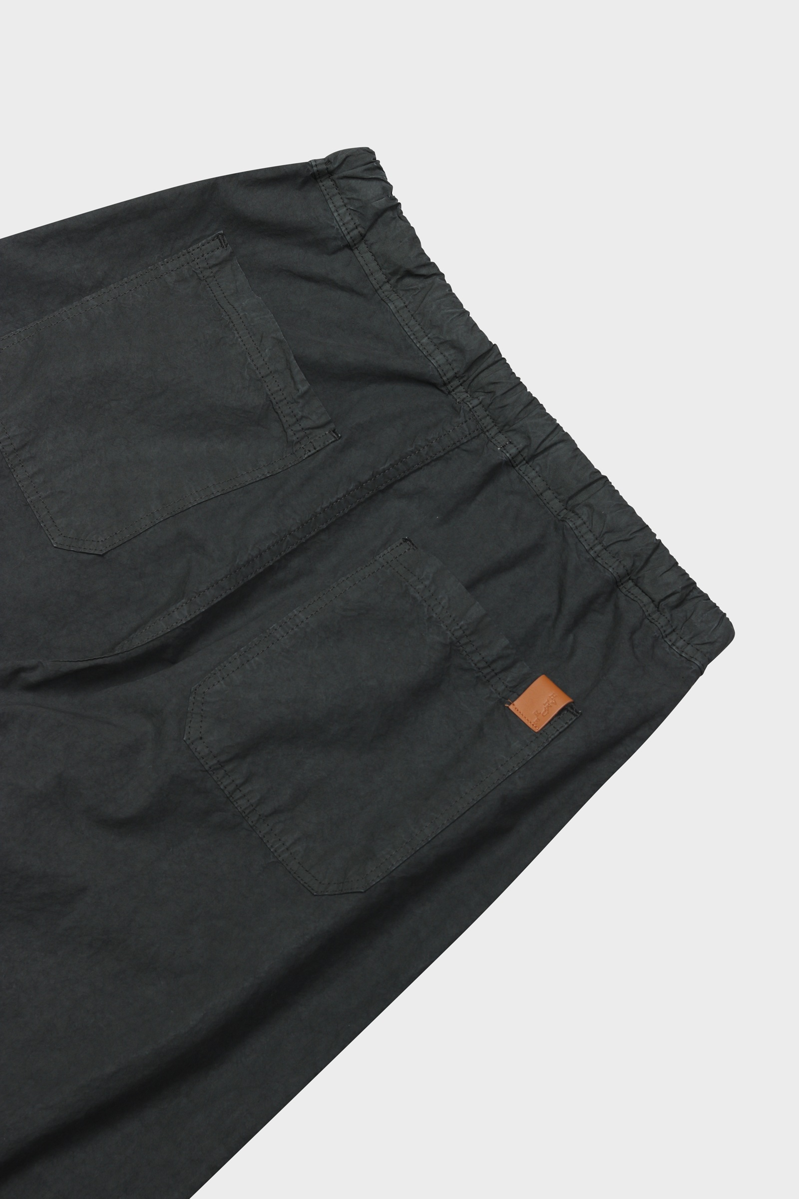 HAIKURE Light Pant in Charcoal