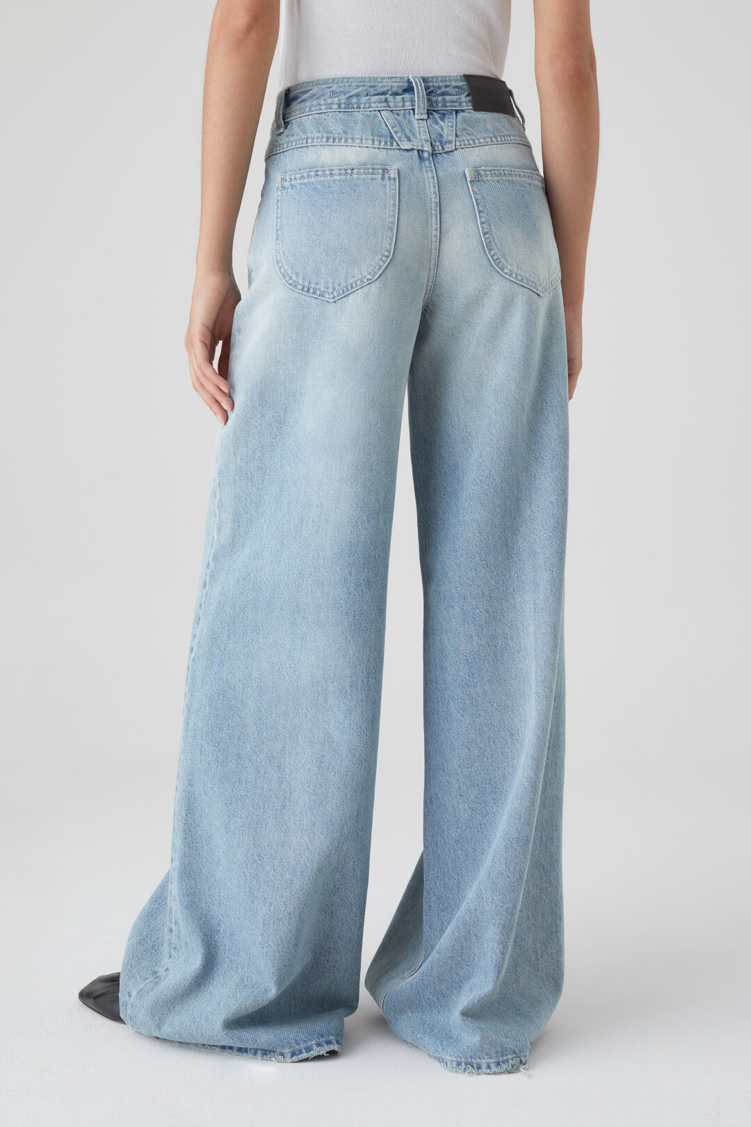 Closed Flared-X Jeans in Light Blue