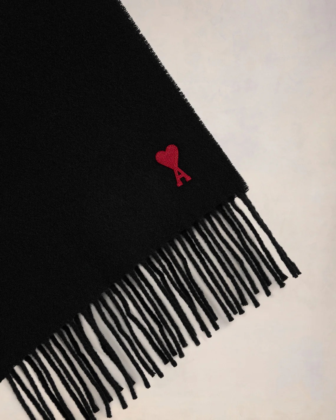 AMI PARIS de Coeur Scarf in Black