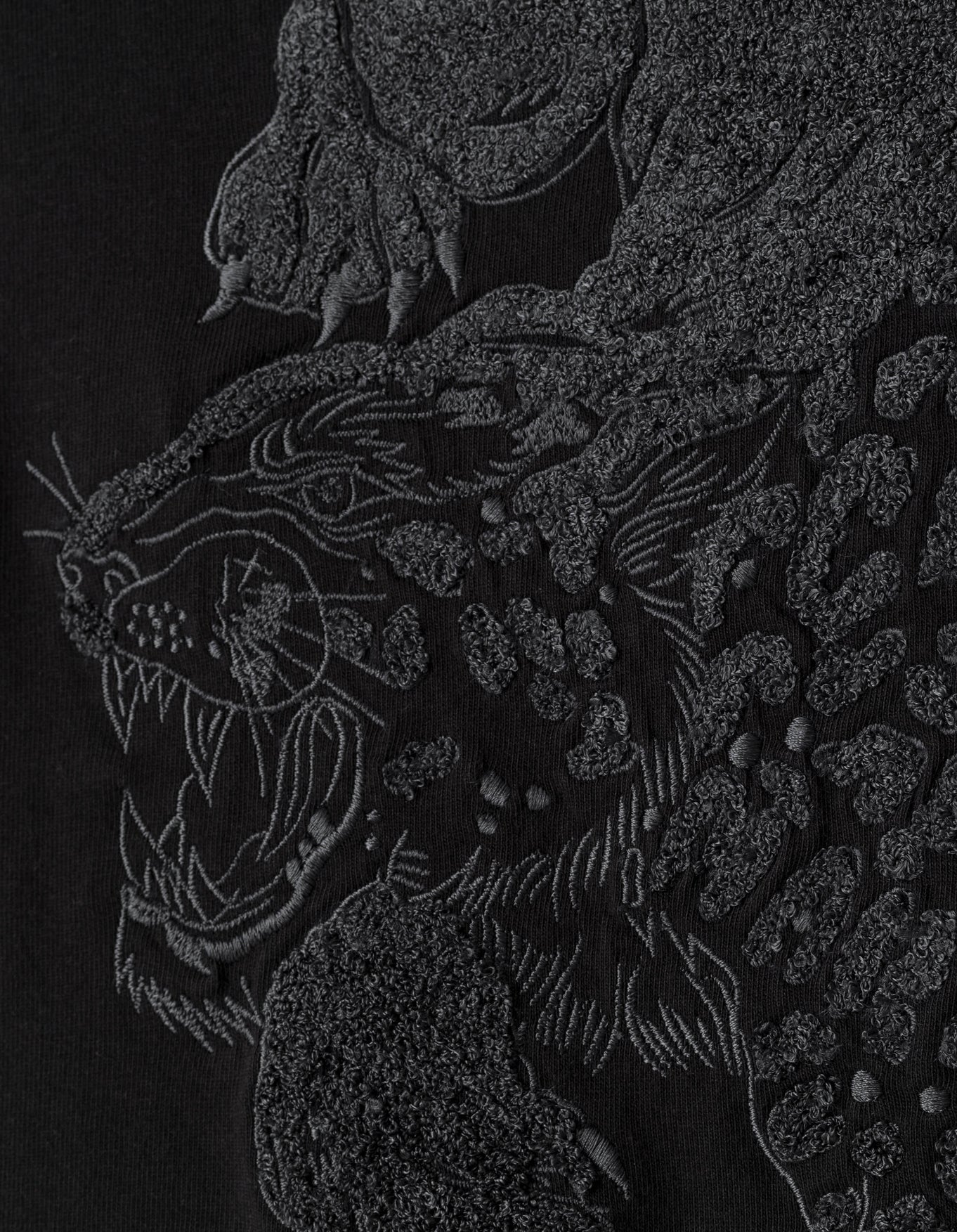 MAHARISHI 7339 Chimera Pather Longsleeve in Black