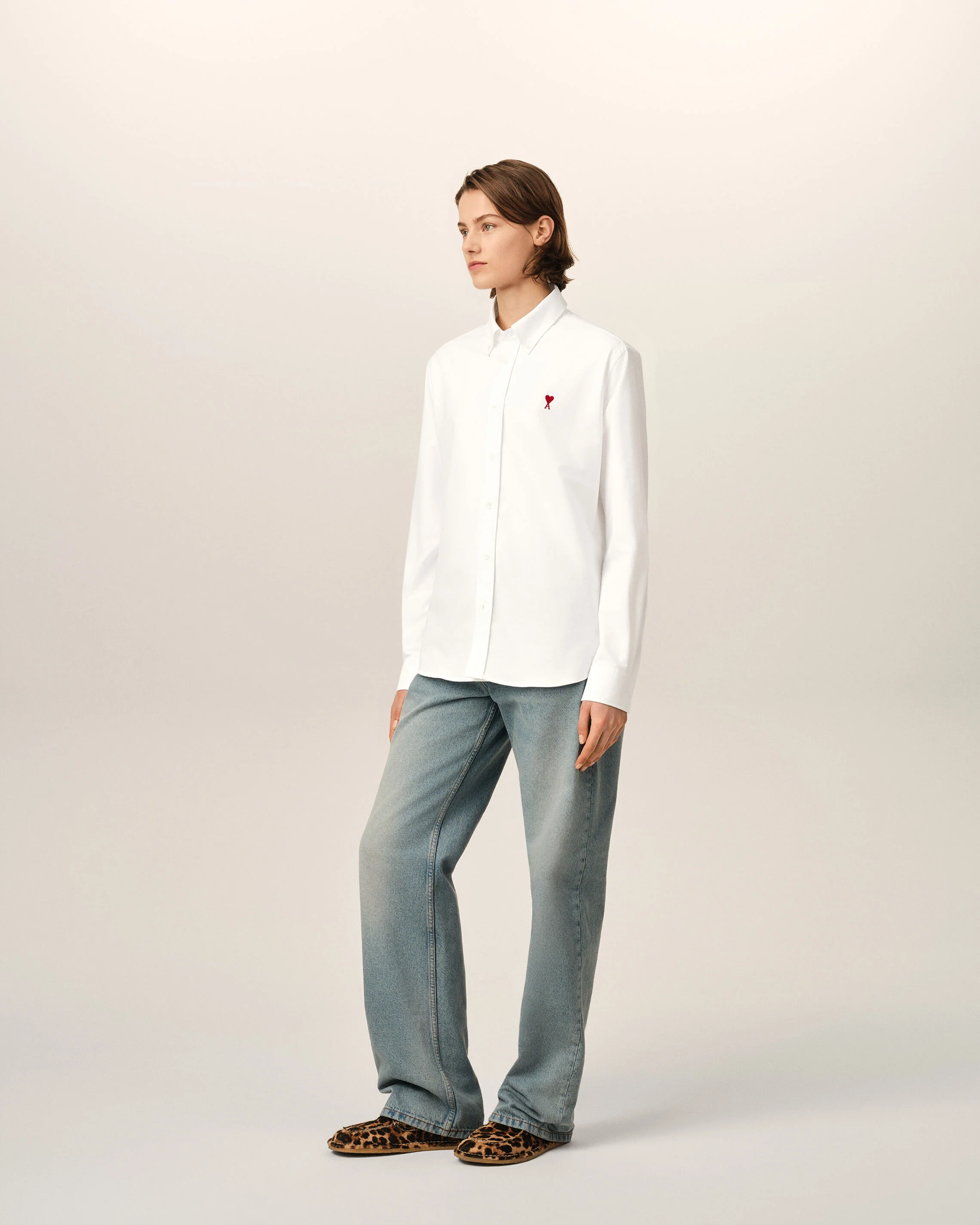 AMI PARIS de Coeur Classic Fit Oxford Shirt in Natural White
