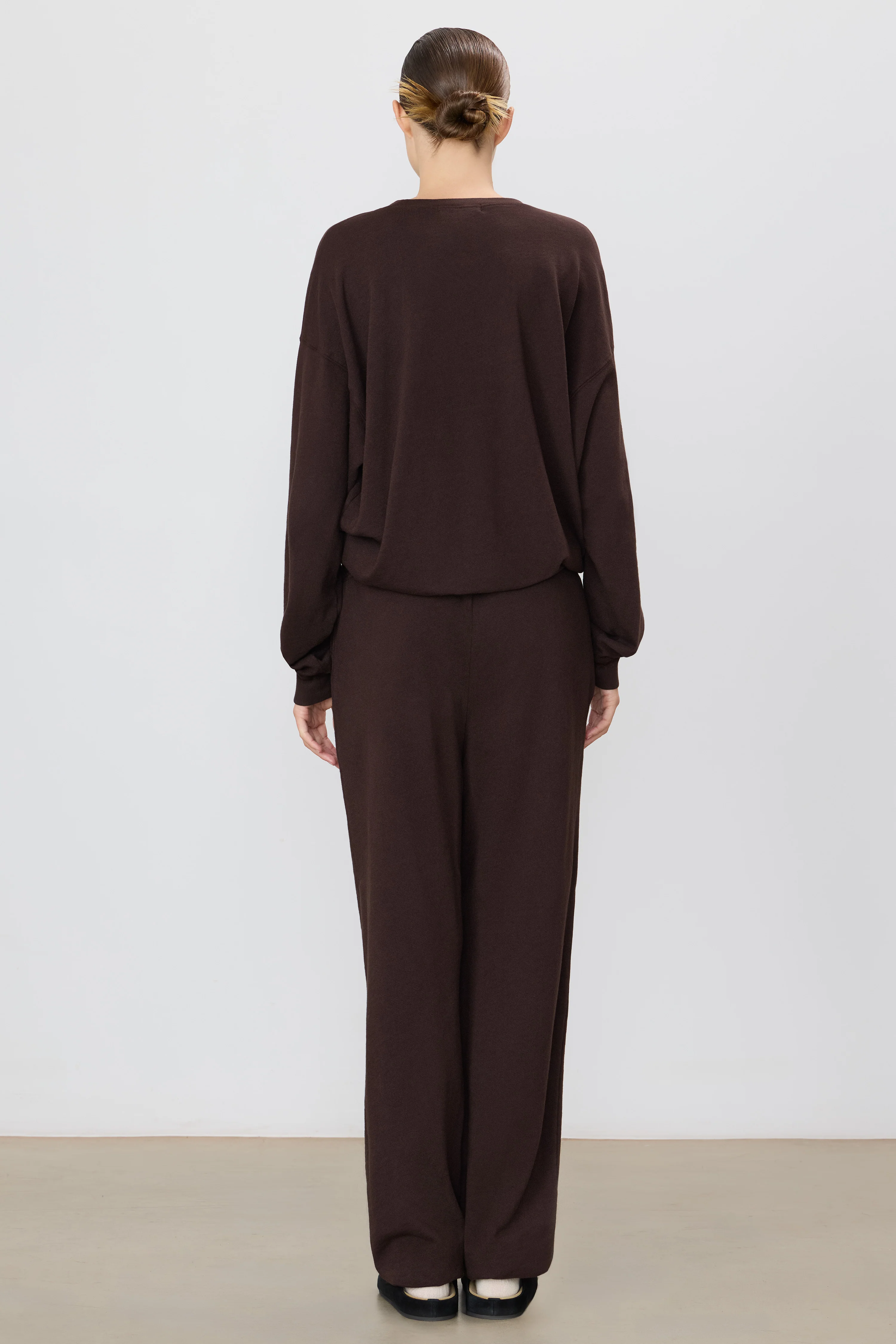 ÉTERNE Boyfriend Pocket Sweatpant in Espresso