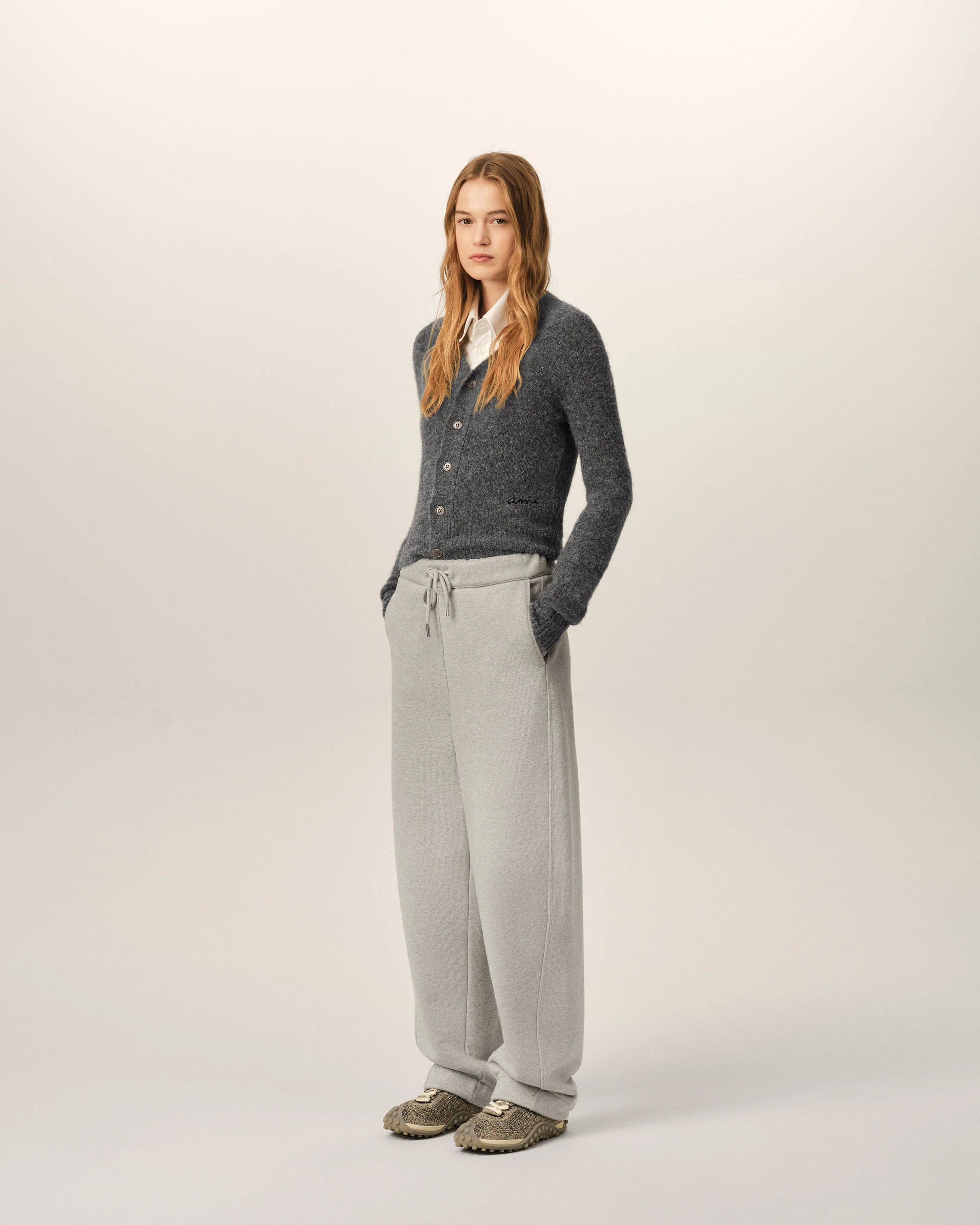 AMI PARIS Jogging Pant in Heather Ash Grey