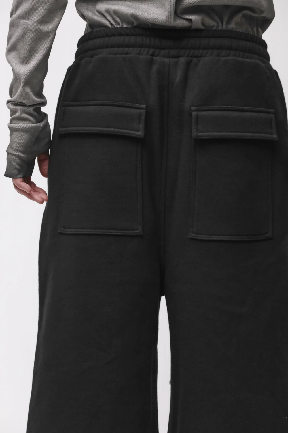 THOM KROM Long Sweatshorts in Black