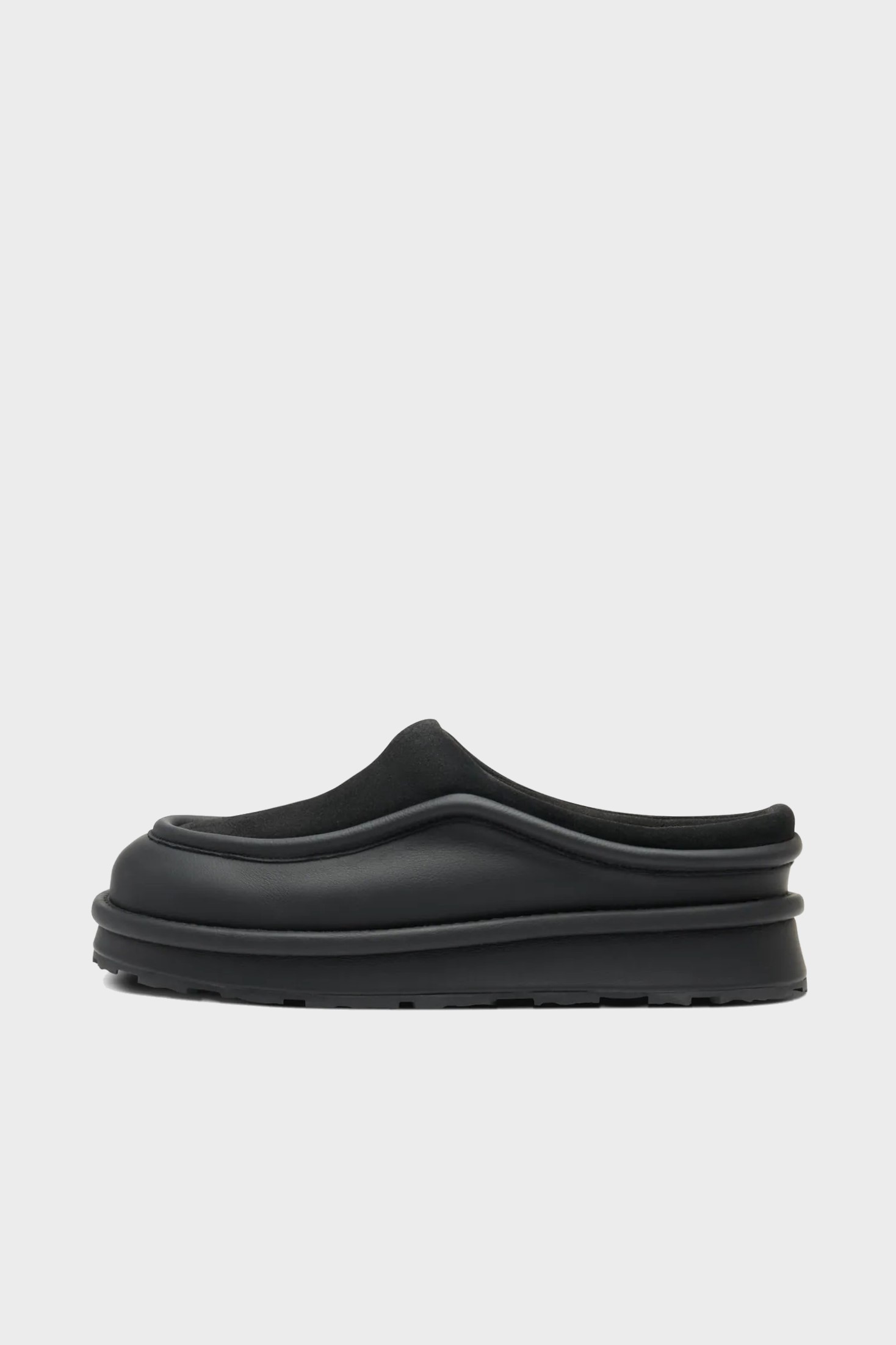 AXEL ARIGATO Mule in Black