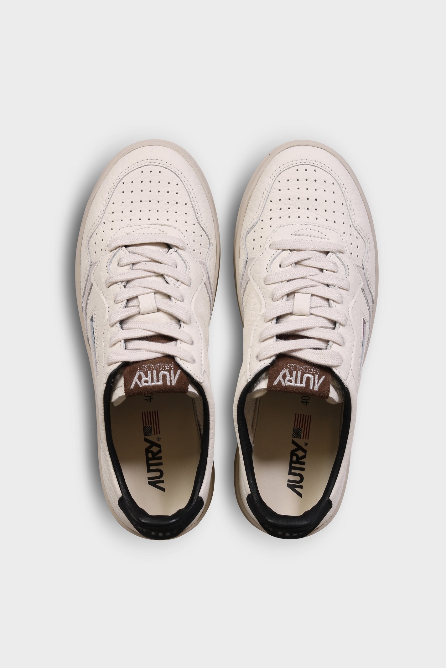AUTRY ACTION SHOES Medalist Low Sneaker in Off White/Black/Brown 47