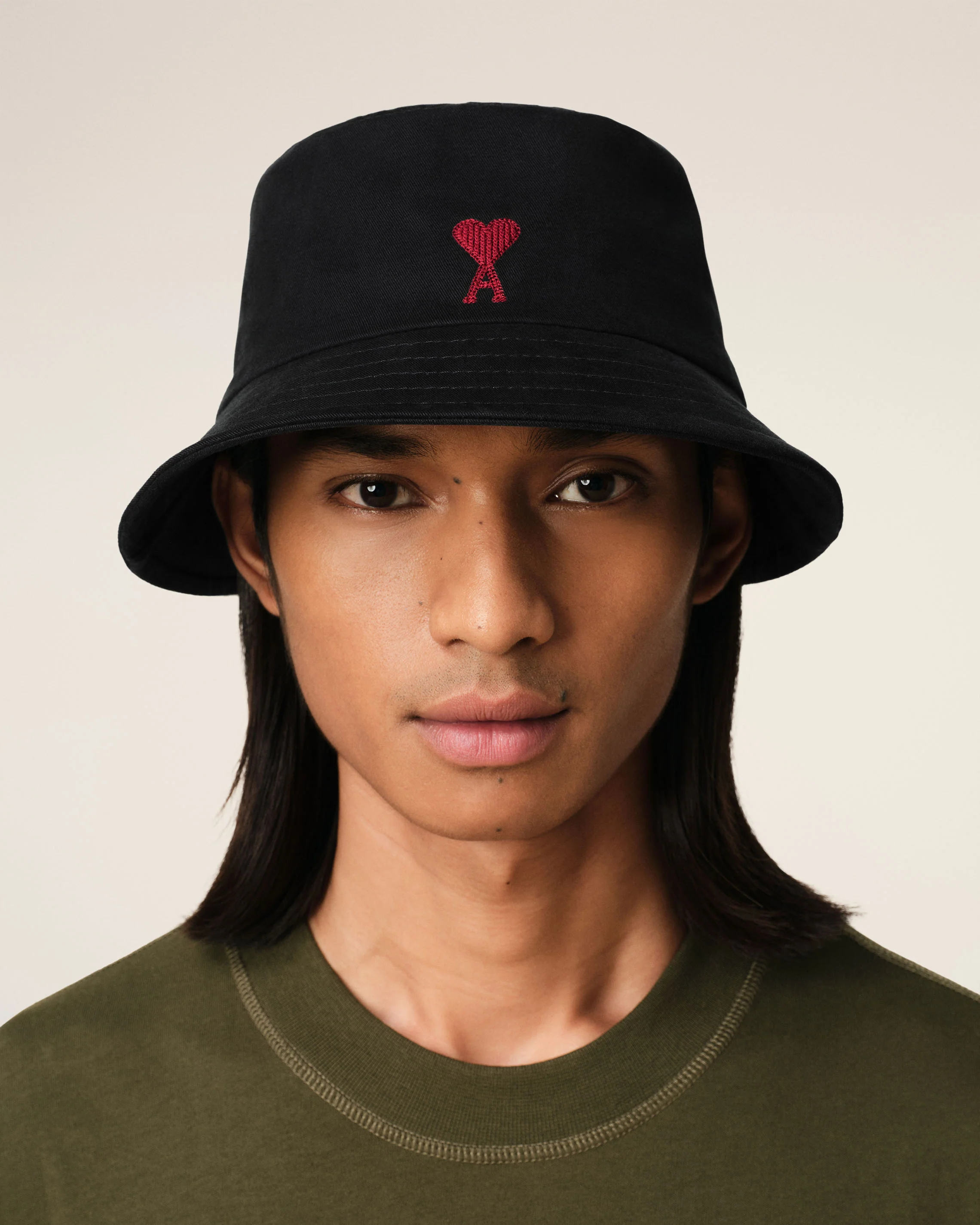 AMI PARIS de Coeur Bucket Hat in Black