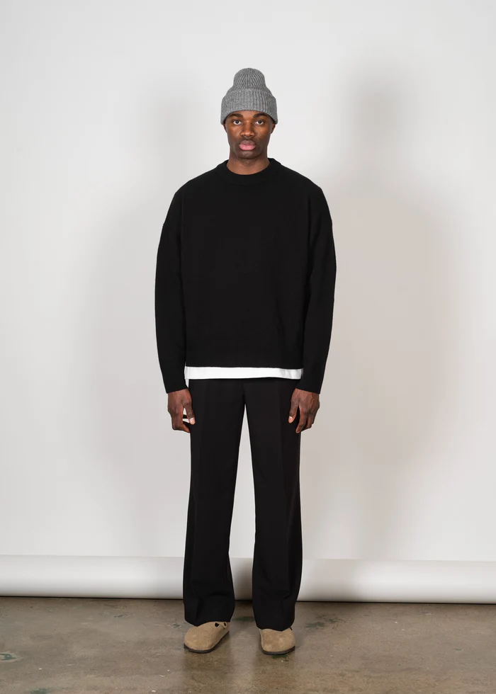 YACAIA Oversize Merino/Cashmere Sweater in Black