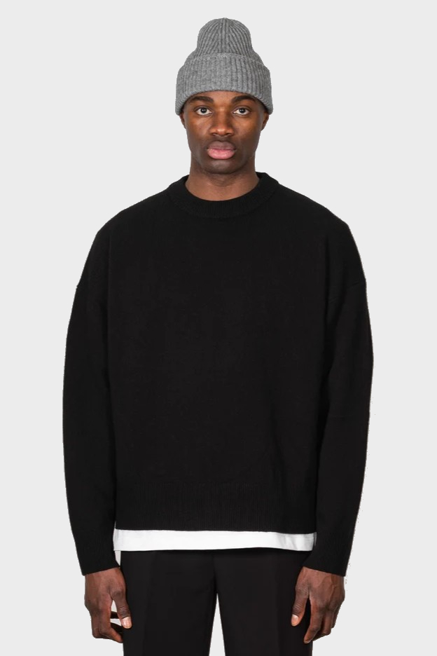 YACAIA Oversize Merino/Cashmere Sweater in Black